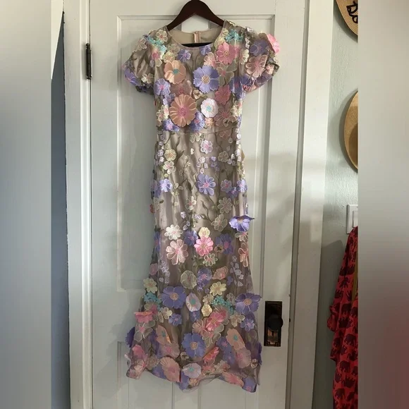 NWT Chicwish 3D Floral Dress - Picture 2 of 4